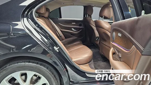 Mercedes-Benz E-Класс 2017 thumb 11