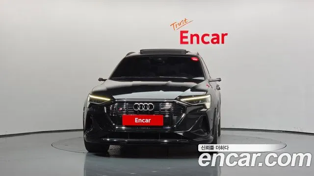 Audi e-tron 2023 thumb 3