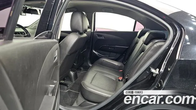 ChevroletGMDaewoo Aveo 2017 thumb 11