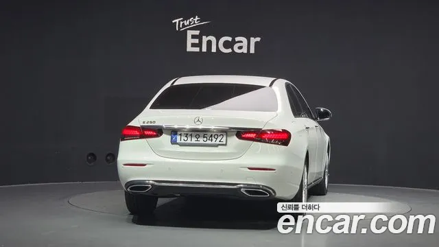 Mercedes-Benz E-Класс 2021 thumb 4