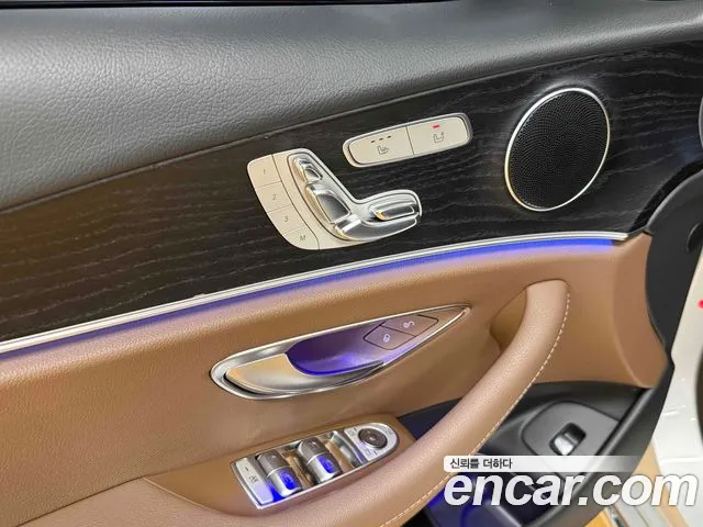 Mercedes-Benz E-Класс 2017 thumb 10