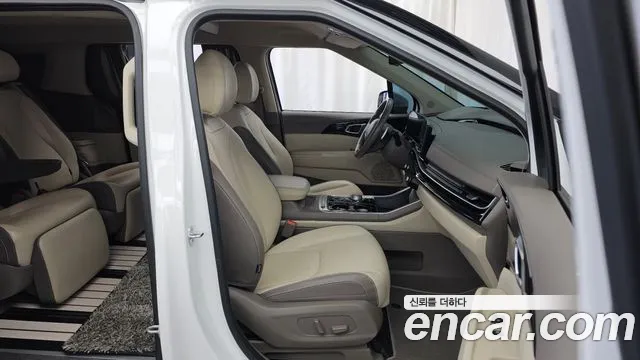 Kia Carnival 2024 thumb 11