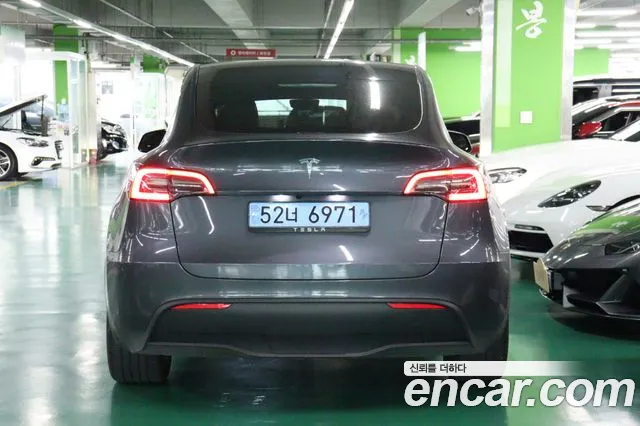 Tesla Model Y 2023 thumb 3