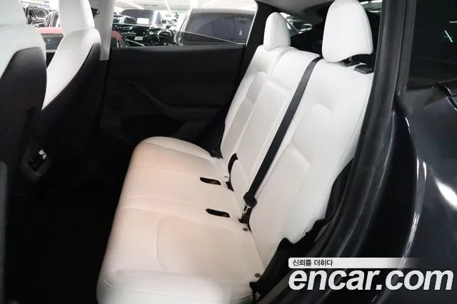 Tesla Model Y 2023 thumb 8