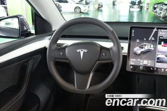 Tesla Model Y 2023 thumb 9