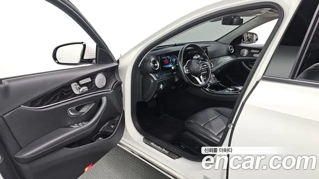 Mercedes-Benz E-Класс 2019 thumb 10