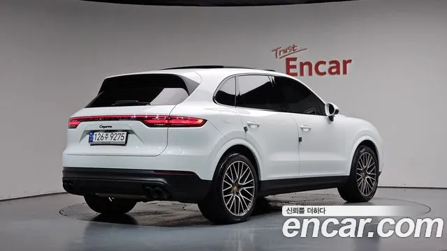 Porsche Cayenne 2021 thumb 2