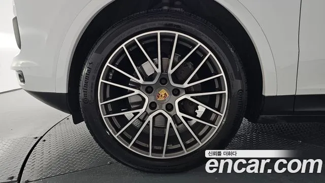 Porsche Cayenne 2021 thumb 5