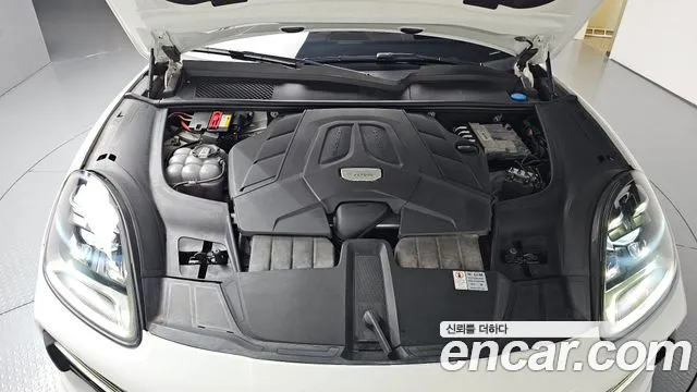 Porsche Cayenne 2021 thumb 6