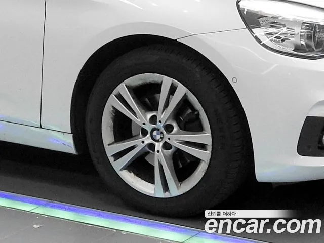 BMW 2-Series 2015 thumb 5
