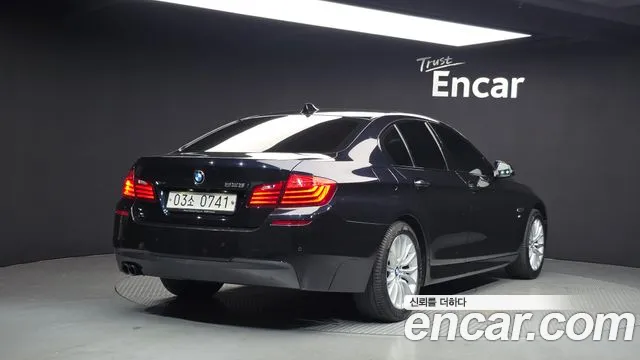 BMW 5-Series 2016 thumb 2