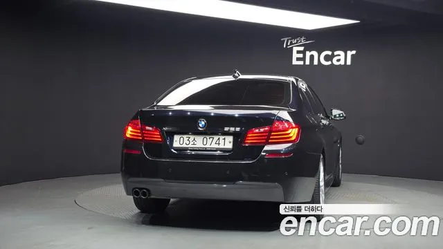 BMW 5-Series 2016 thumb 4