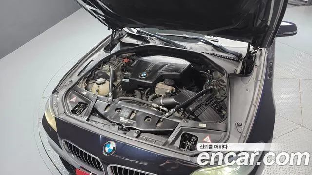 BMW 5-Series 2016 thumb 6