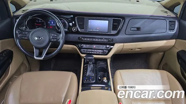 Kia Carnival 2017 thumb 7
