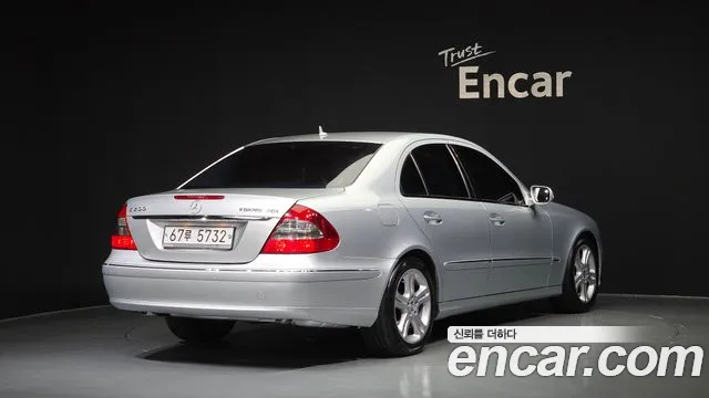 Mercedes-Benz E-Класс 2009 thumb 2