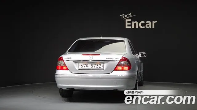 Mercedes-Benz E-Класс 2009 thumb 4