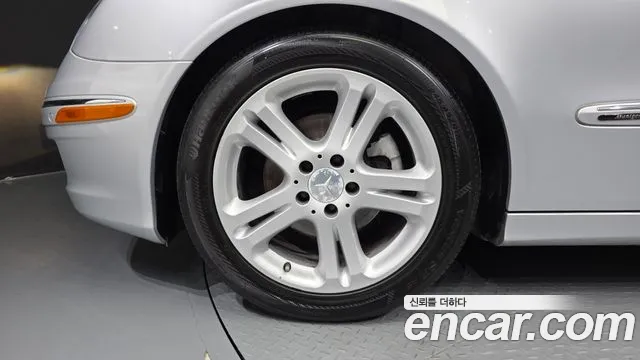 Mercedes-Benz E-Класс 2009 thumb 5