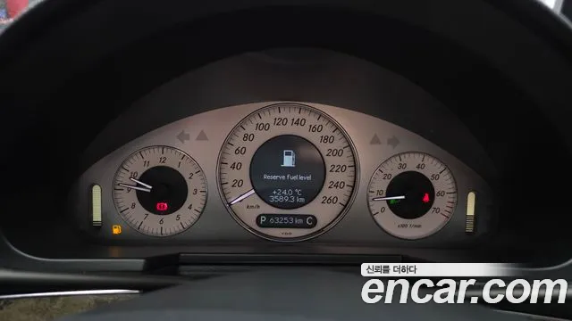 Mercedes-Benz E-Класс 2009 thumb 8