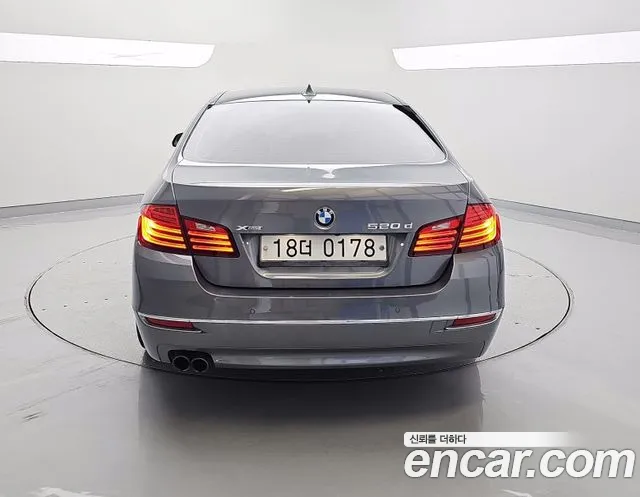 BMW 5-Series 2016 thumb 3