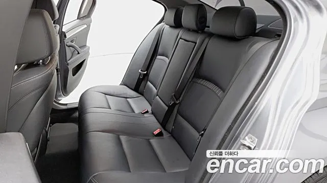 BMW 5-Series 2016 thumb 7