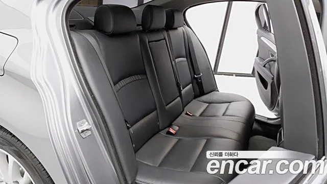 BMW 5-Series 2016 thumb 8