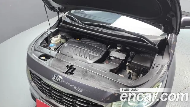 Kia Carnival 2018 thumb 6