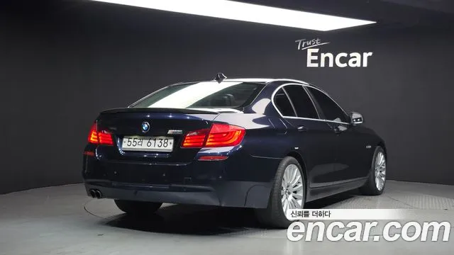BMW 5-Series 2011 thumb 2