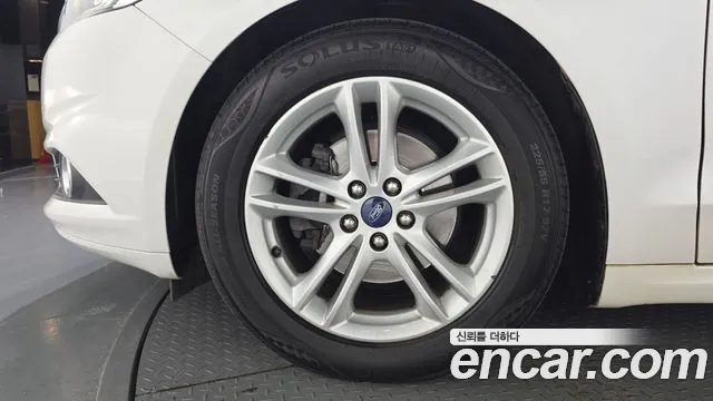 Ford Mondeo 2015 thumb 5