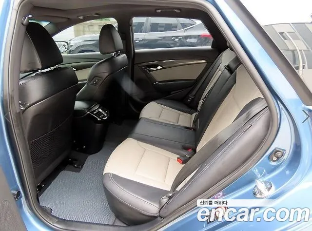 Hyundai i40 2015 thumb 6