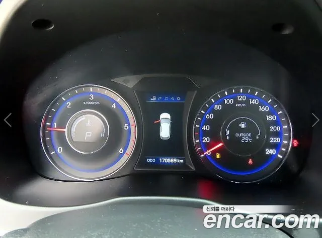 Hyundai i40 2015 thumb 9