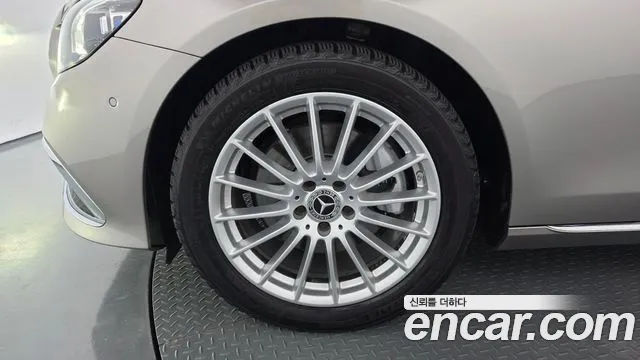 Mercedes-Benz E-Класс 2021 thumb 5