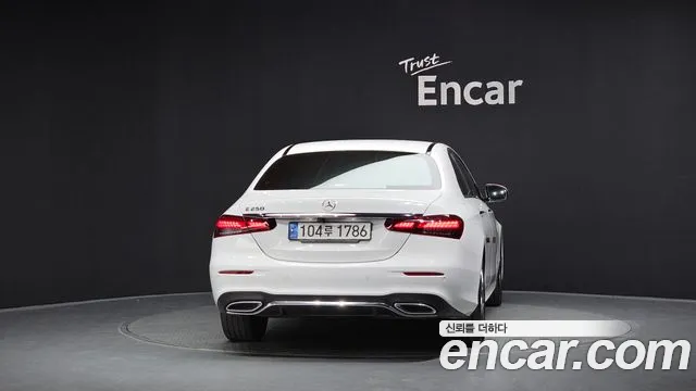 Mercedes-Benz E-Класс 2023 thumb 4