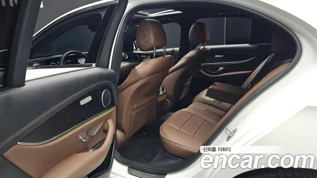 Mercedes-Benz E-Класс 2023 thumb 12