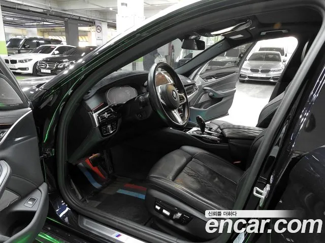 BMW 5-Series 2020 thumb 10