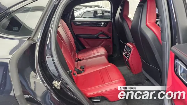 Porsche Cayenne 2021 thumb 12