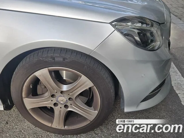 Mercedes-Benz E-Класс 2014 thumb 4