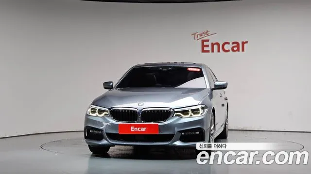 BMW 5-Series 2017 thumb 2