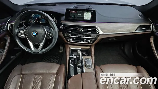 BMW 5-Series 2017 thumb 6