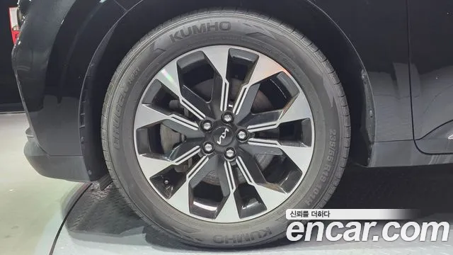 Kia Carnival 2023 thumb 5