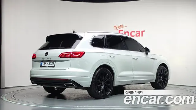 Volkswagen Touareg 2023 thumb 2