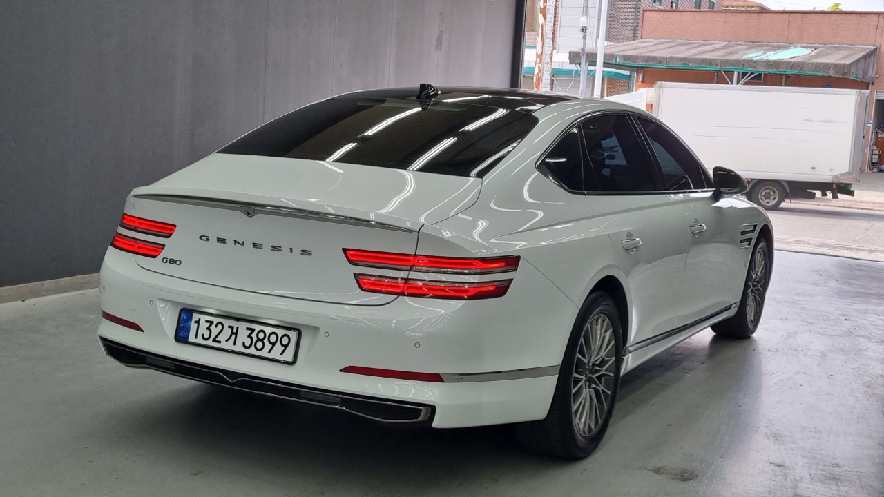 Genesis G80 2020 thumb 2