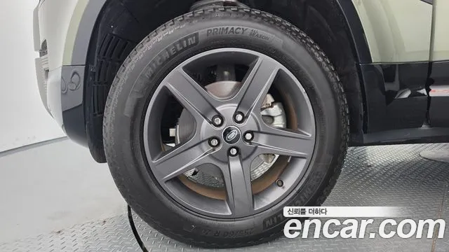 Land Rover Defender 2025 thumb 5