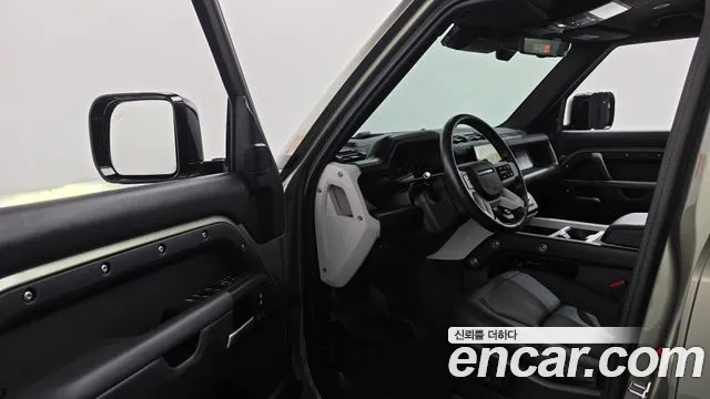 Land Rover Defender 2025 thumb 10