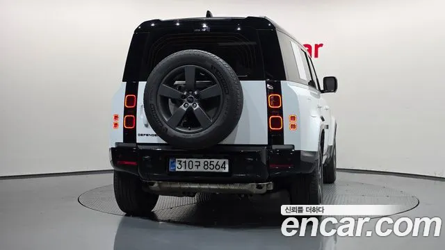 Land Rover Defender 2025 thumb 4