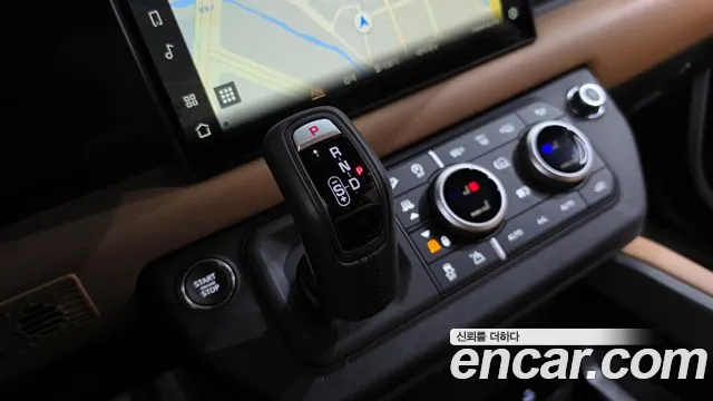 Land Rover Defender 2025 thumb 9