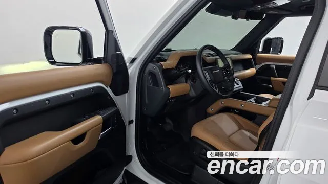 Land Rover Defender 2025 thumb 10