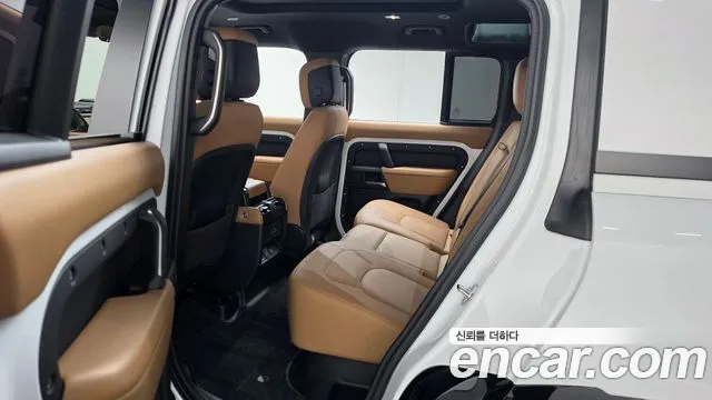 Land Rover Defender 2025 thumb 11
