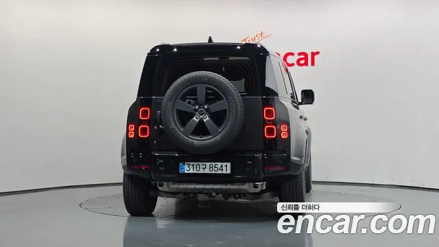 Land Rover Defender 2025 thumb 4