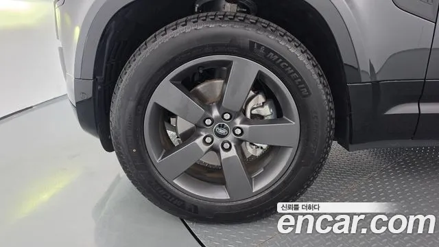 Land Rover Defender 2025 thumb 5