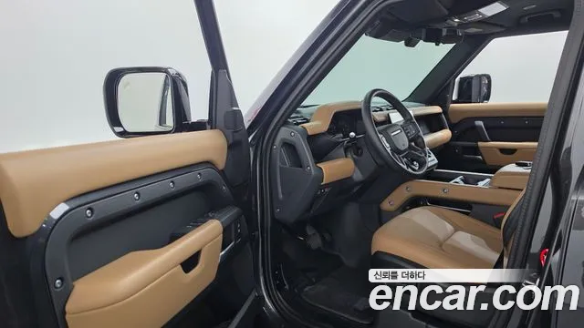 Land Rover Defender 2025 thumb 10
